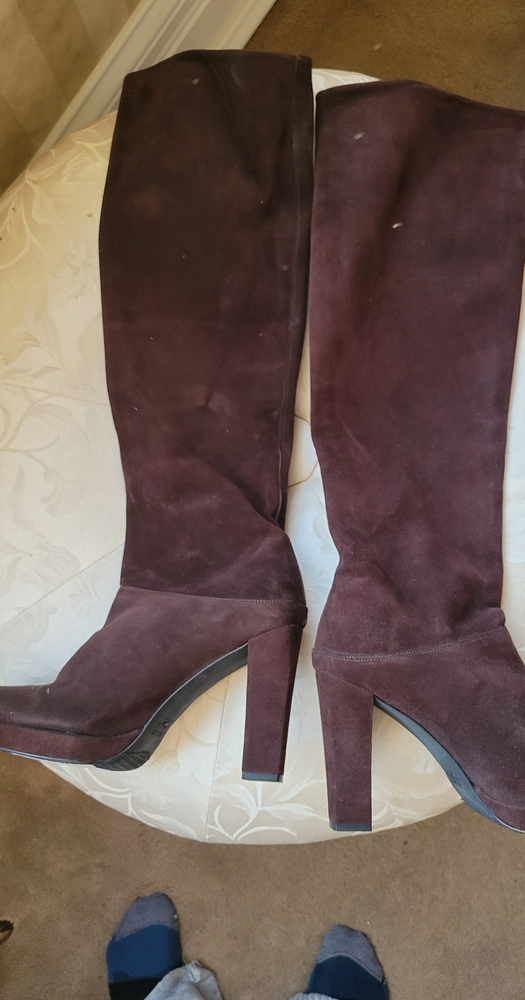 Brand new Stuart Weitzman chocolate otk